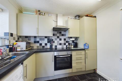 2 bedroom apartment for sale, Kingsvale Court, Pittard Road, Basingstoke RG21