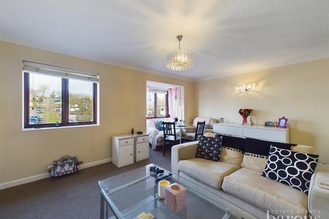 2 bedroom apartment for sale, Kingsvale Court, Pittard Road, Basingstoke RG21