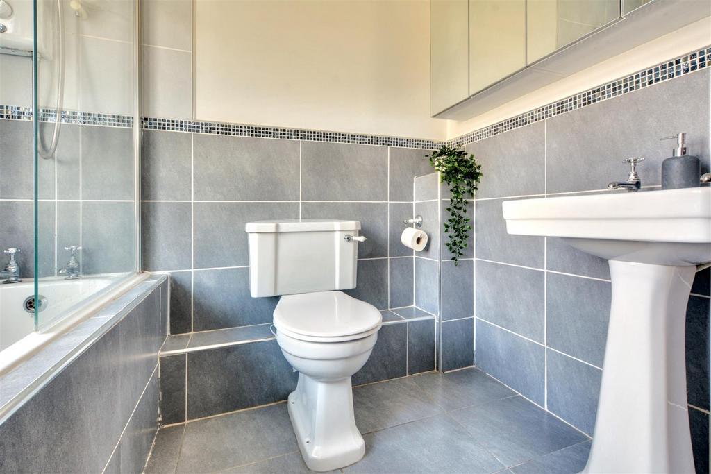 Bathroom 2.jpeg