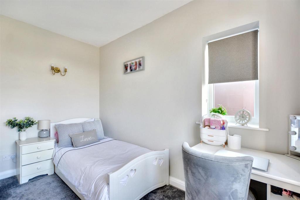 Bedroom 4 2.jpeg