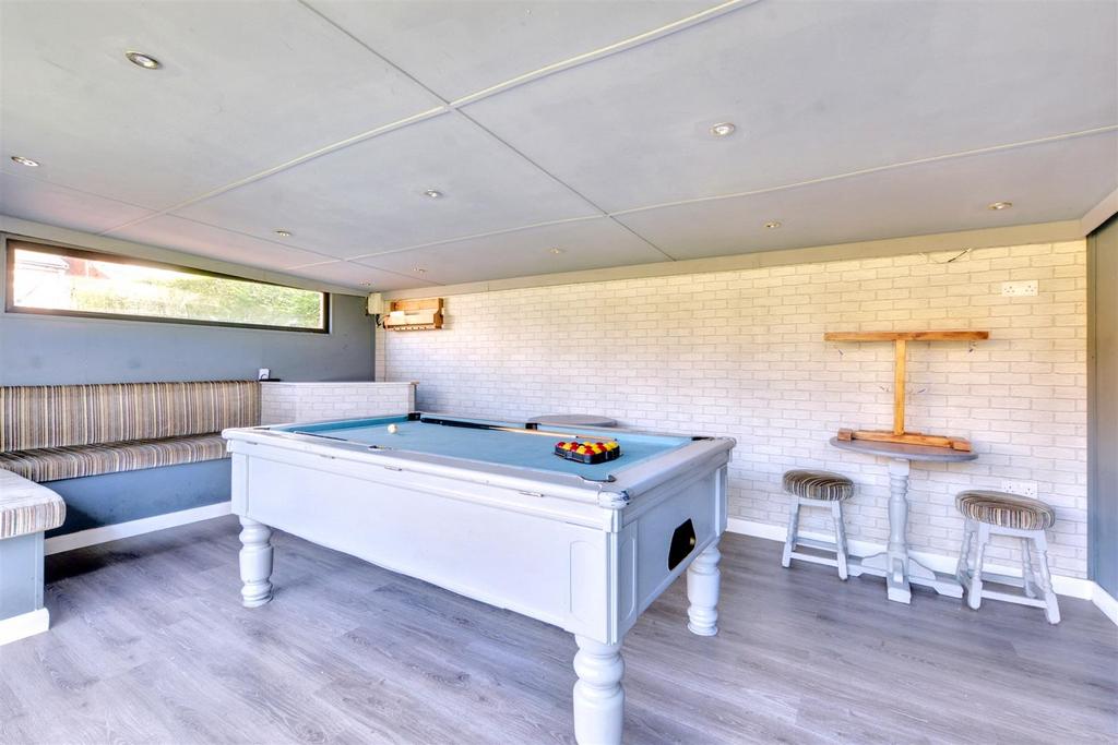 Summer House 1.jpeg