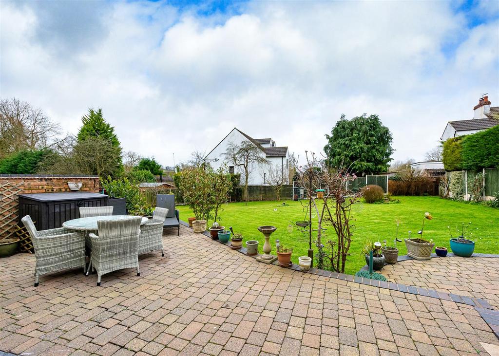 66 Sedgley Road-garden1 FEB25.jpg