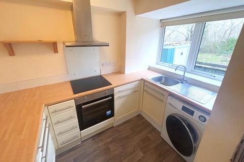 1 bedroom terraced house to rent, Willowmead Close, Woking GU21