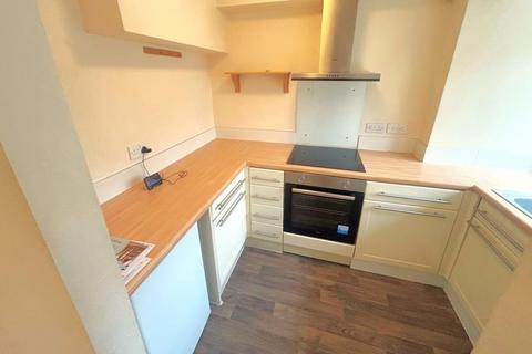 1 bedroom terraced house to rent, Willowmead Close, Woking GU21