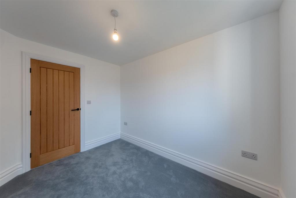 94 and 96 Pipers Lane-064.jpg