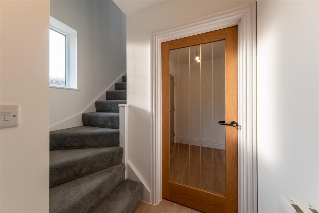 94 and 96 Pipers Lane-054.jpg