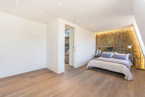 3 bedroom flat to rent, Great Titchfield St, Fitzrovia, London, W1W