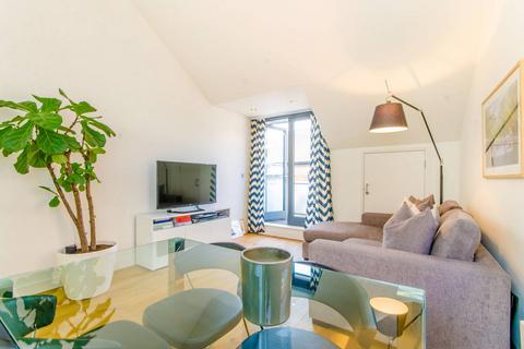 2 bedroom flat for sale, Elliotts Place, Islington, London, N1