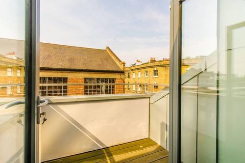 2 bedroom flat for sale, Elliotts Place, Islington, London, N1