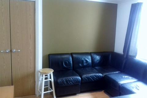 2 bedroom apartment to rent, The Walk, Roath, Cardiff