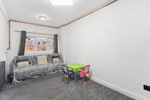 1 Halter Close, Borehamwood, WD6 2SN