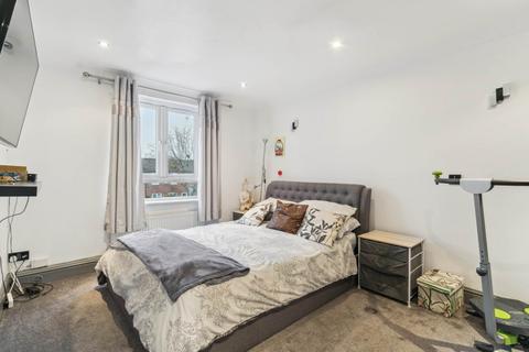 1 Halter Close, Borehamwood, WD6 2SN