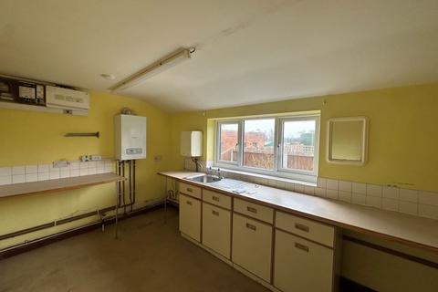 2 bedroom end of terrace house for sale, 6 Church Terrace, Whittington, Worcester, WR5 2RH