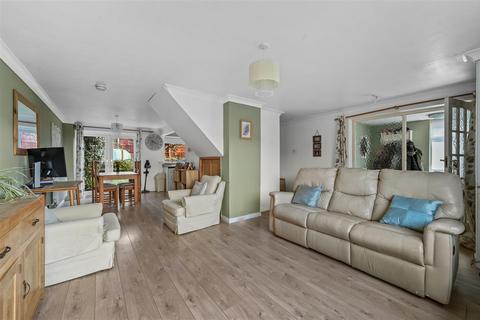 3 bedroom semi-detached house for sale, 21 Cottesford Close, Hadleigh