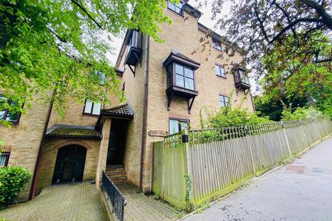 1 bedroom flat for sale, Cypress Road, London