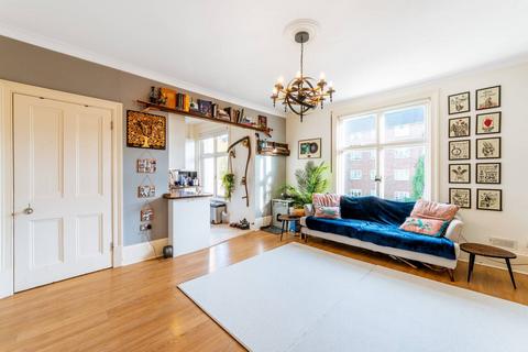 2 bedroom flat to rent, Gatestone Road, Crystal Palace, London, SE19