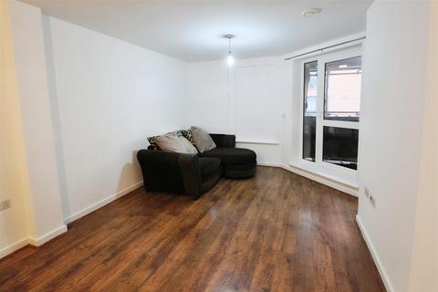 2 bedroom flat to rent, The Junction, Slough