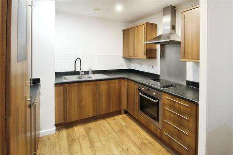 2 bedroom flat to rent, The Junction, Slough