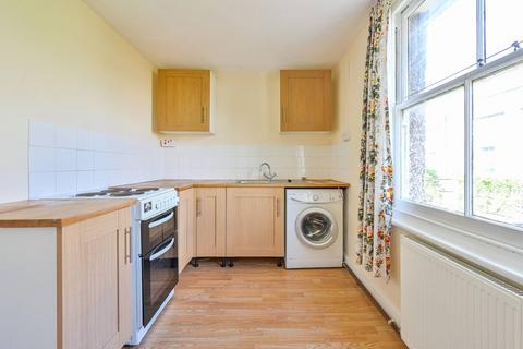 1 bedroom maisonette to rent, York Road, Woking, GU22