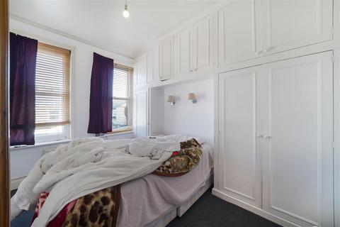 2 bedroom flat for sale, Munster Road, SW6