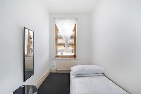 2 bedroom flat for sale, Munster Road, SW6