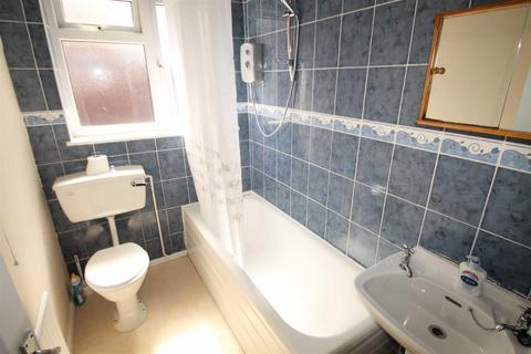 2 bedroom end of terrace house to rent, Hurdsman Street, Oswestry