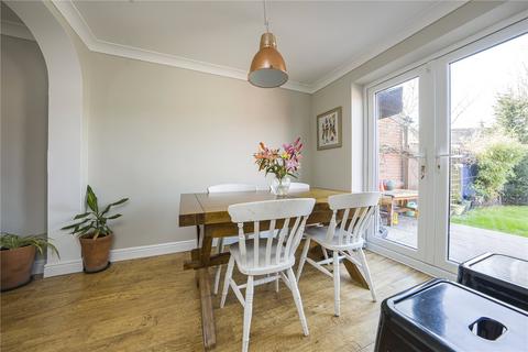 165 Hall Road, Isleworth, TW7 7PD