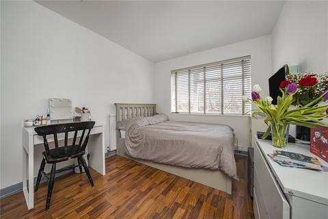 165 Hall Road, Isleworth, TW7 7PD