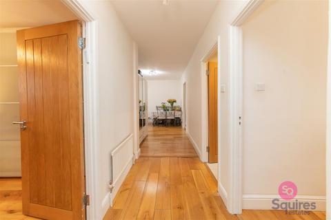 2 bedroom flat for sale, High Mount, Station Road, London