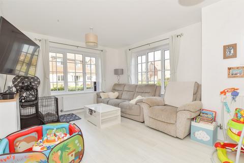 2 bedroom ground floor flat for sale, Marjoram Avenue, Cranleigh, Surrey