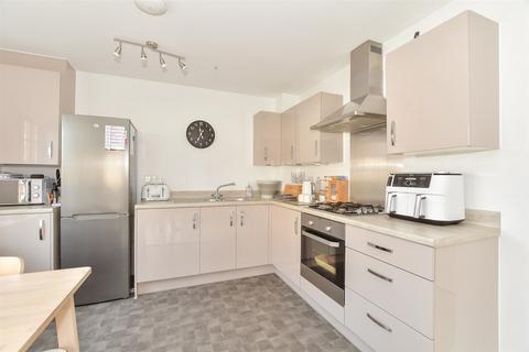 2 bedroom ground floor flat for sale, Marjoram Avenue, Cranleigh, Surrey