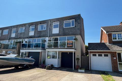 94 Beach Road, Selsey, Chichester, PO20 0SZ