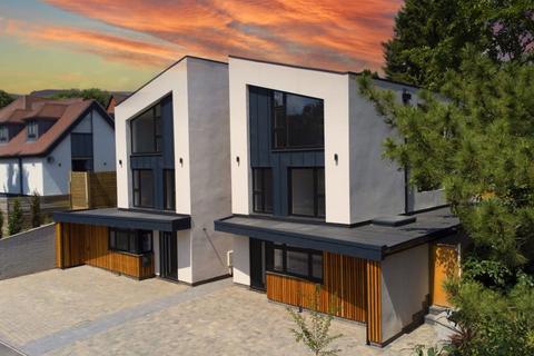 4 bedroom detached house to rent, Peache Way, Bramcote, Nottingham, NG9 3DX