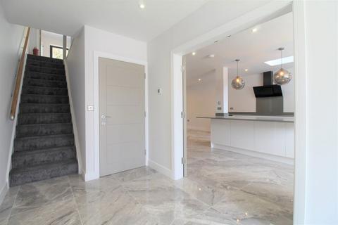 4 bedroom detached house to rent, Peache Way, Bramcote, Nottingham, NG9 3DX