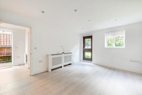 1 bedroom flat for sale, Yewtree Close, Harrow, Middlesex, HA2