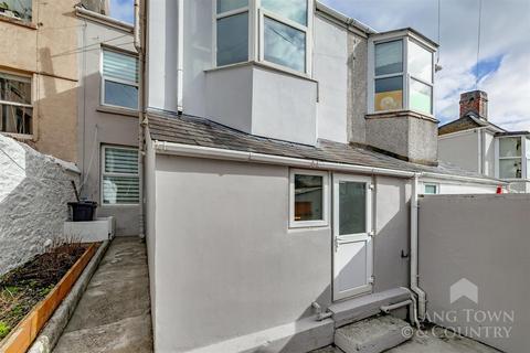 3 bedroom terraced house to rent, Cranbourne Avenue, Plymouth PL4