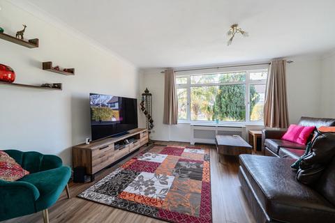 35 Cobbetts Walk, Bisley, Woking, GU24 9DU