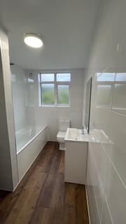 3 bedroom apartment to rent, Colney Hatch Lane, London N10