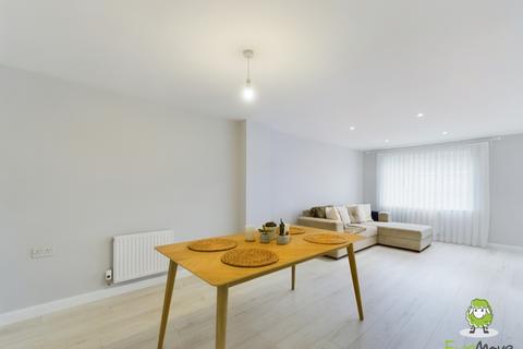 11 Belfry Square, Beggarwood, Basingstoke, RG22 4WZ