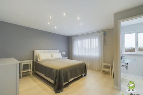 11 Belfry Square, Beggarwood, Basingstoke, RG22 4WZ