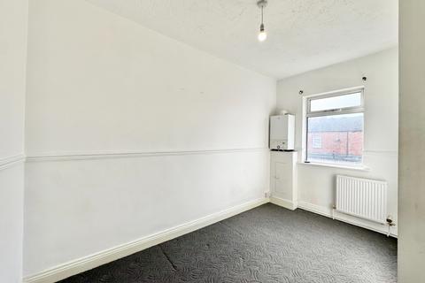 2 bedroom terraced house to rent, Smawthorne Avenue, Castleford