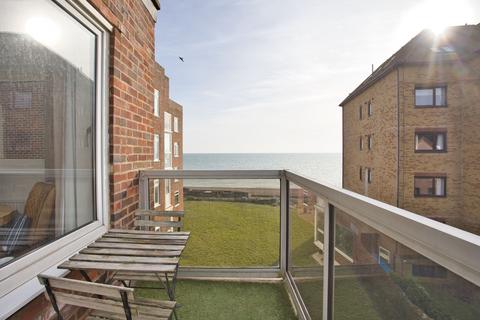 2 bedroom flat for sale, Beach Marine, The Riviera, Sandgate, CT20 3AE