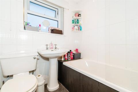 4 Howgate, Bradford, BD10 9RD
