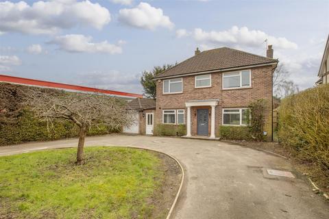 3 bedroom detached house to rent, Marlow Road, High Wycombe HP11