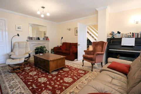18 Bayley Close, Uppingham, Oakham, LE15 9TG