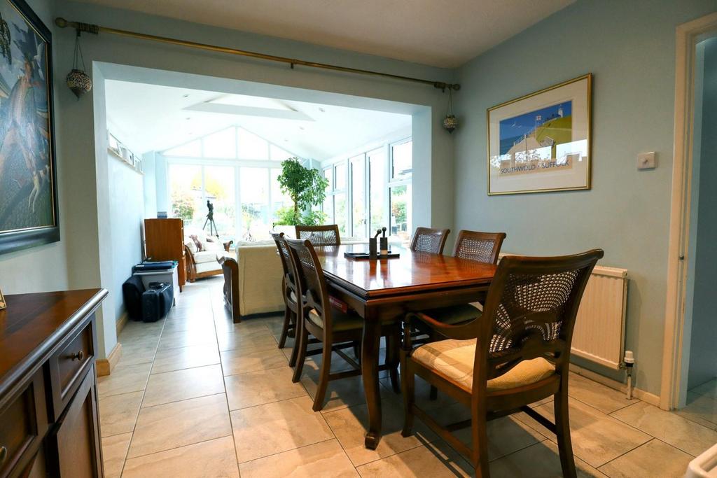 Dining area.jpg