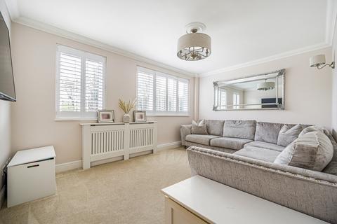 2 Laura Drive, Hextable, Swanley, BR8 7RX