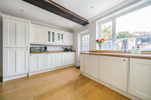 2 Laura Drive, Hextable, Swanley, BR8 7RX
