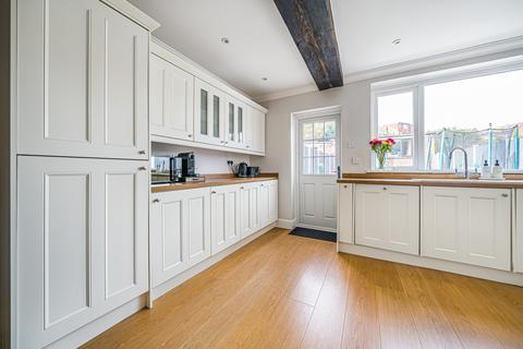 2 Laura Drive, Hextable, Swanley, BR8 7RX