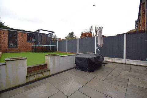 2 Laura Drive, Hextable, Swanley, BR8 7RX